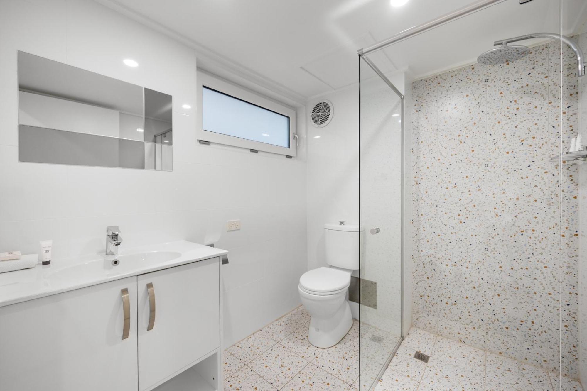 Best Western Adelaide Airport Екстериор снимка